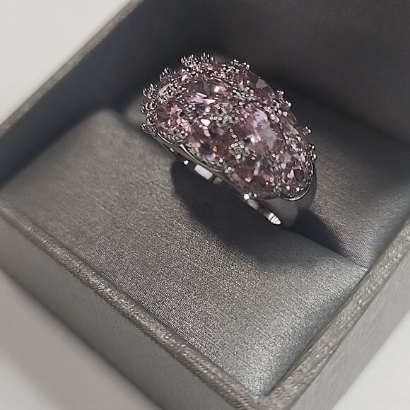 Size 10 Elegant Silvertone Ring with Pink Accents Ring - Picture 3 of 3